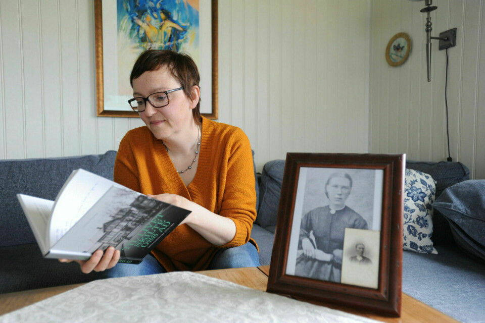 NY BOK: 'Til livet skiller oss ad' heter den nyeste boka til forfatter og historiker Lill-Karin Elvestad. Boka tar for seg skilsmissehistorier som fant sted for over 100 år siden.