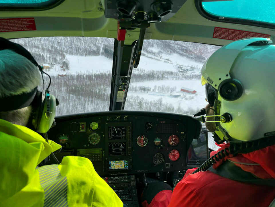 FRA LUFTA: Med god oversikt fra lufta hadde Tor Eriksen og pilot Jonas Nymark god kontroll på hvor i Målselv elgen befant seg.