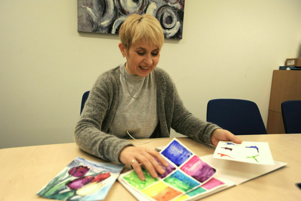 SPENT: Ukrainske Marianna Semeniuta gleder seg til å lære unge i Balsfjord om teknikker og metoder innenfor tegning og maling, som kulturskolens nye lærer.