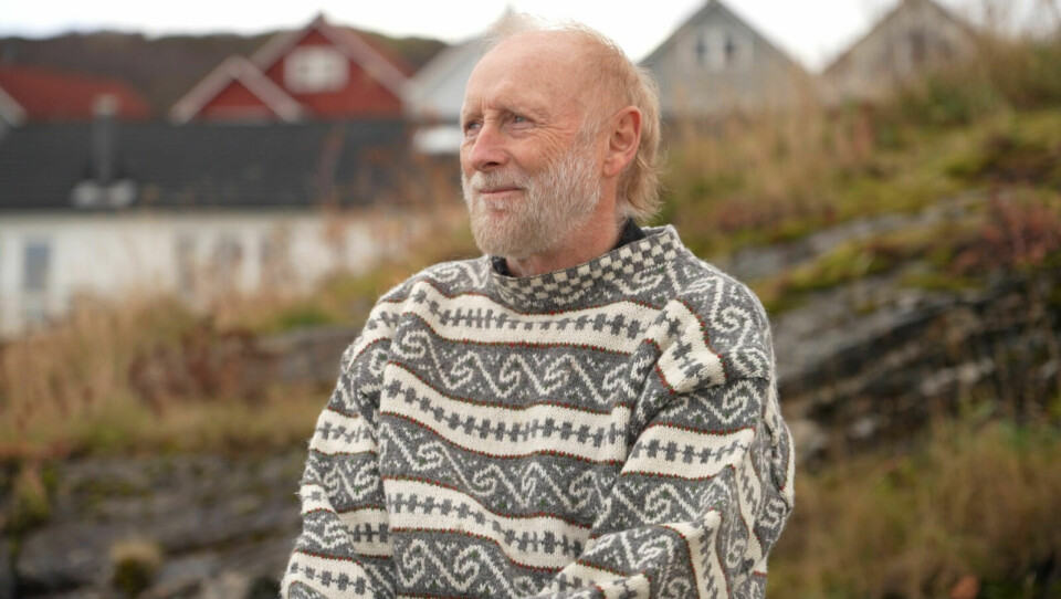 HALVDAN: Her ved odden ved huset hans i Bodø. Bildet er et stillbilde fra filmen 'Halvdan førr evig' Foto: Fra filmen