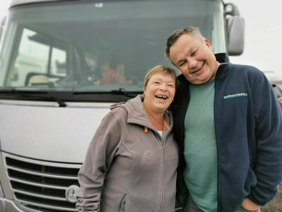 BRYLLUPSDAG: Mona og Ivar Marthinsen fra Tromsø feirer på søndag sin 40-års bryllupsdag, samtidig som de har øyne åpen for ny bobil.