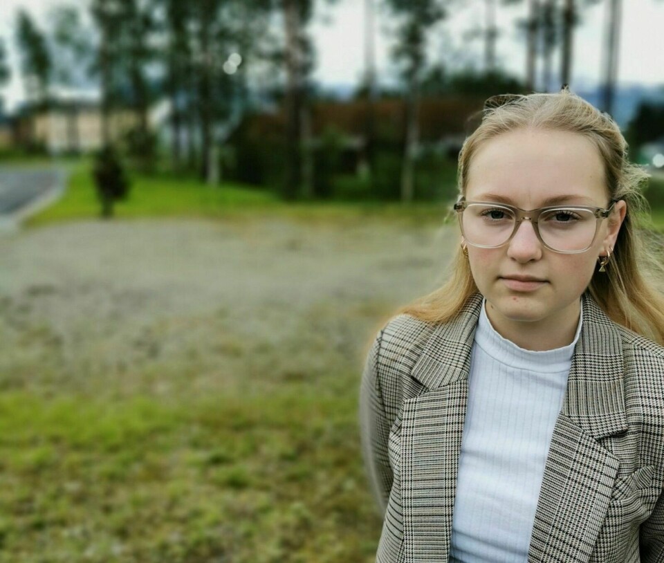 FORTVILT: Ina Nygård er fortvilt over at volleyballbanen ikke beholdes etter at arbeidet med gangfeltet på Bardu skole er ferdig. Foto: Mikael Jensen
