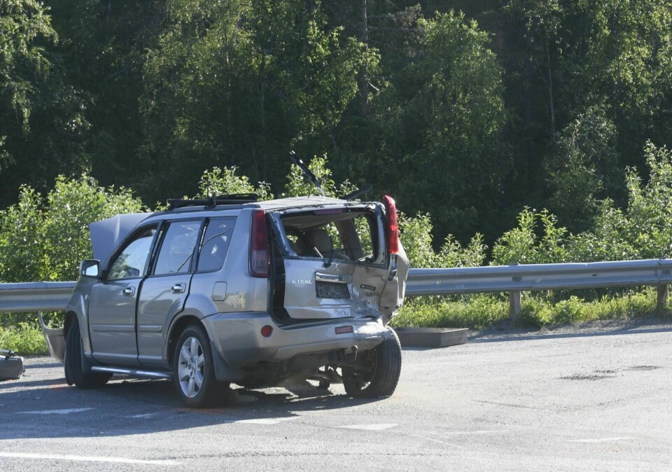 OMKOM: Det var et brødrepar, opprinnelig fra Ibestad, som satt i denne bilen som mistet livet i ulykka søndag ettermiddag. Foto: Torbjørn Kosmo