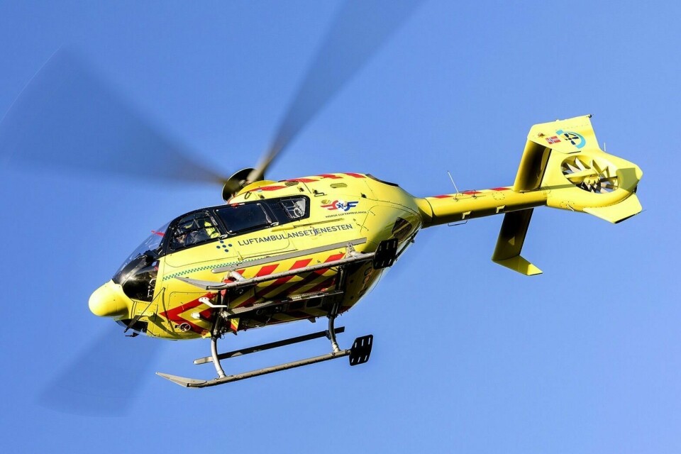 TIL UNN: Sjåføren av bilen ble fraktet til sykehus i helikopter etter utforkjøringa. Illustrasjonsfoto: Gorm Kallestad / NTB