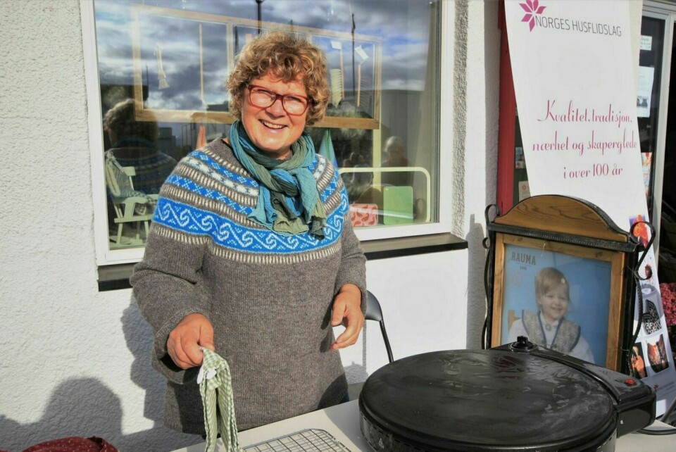 HUSFLIDSDAGEN 2022: Ruth Tollefsen og Husfliden Målselv inviterer små og store innom butikken deres til kaffe og vafler – og en trivelig husflidsprat, førstkommende lørdag. Arkivfoto