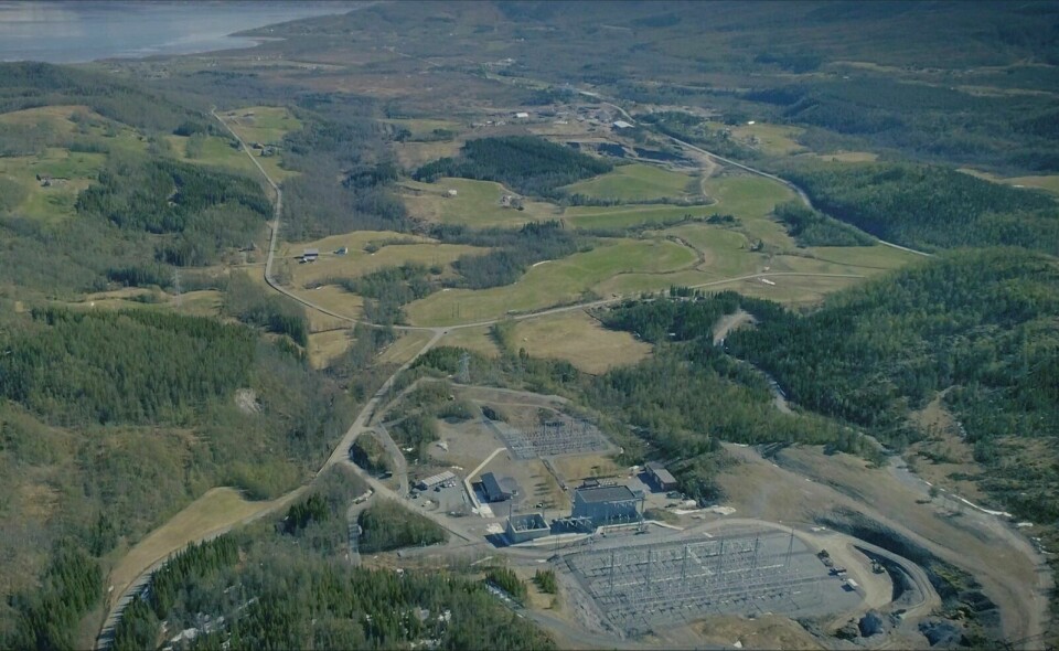 IDEELL TOMT?: Et stort område av dyrka mark kan bli brukt til kraftkrevende industri her ved Stormoen i Balsfjord. Foto: Nordkraft