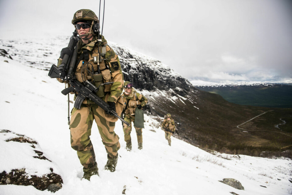 Soldater fra 2. bataljon i Setermoen skytefelt. Foto: Frederik Ringe / Forsvaret