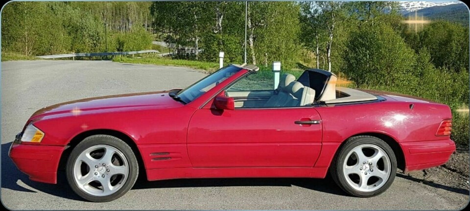 FUNNET: Denne sjeldne Mercedesen, en SL 500 1998-modell, ble funnet på Kvaløysletta. Foto: Privat