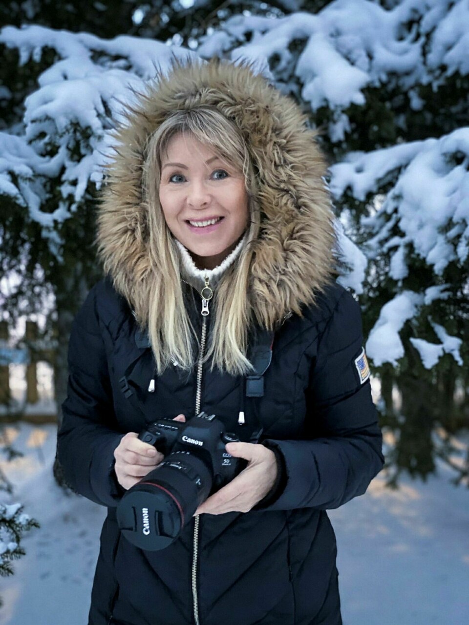 ENGASJERT: Frøydis Dalheim ligger ikke på latsida. Sommer som vinter er hun ute på nye eventyr på jakt etter gode bilder. Foto: Privat