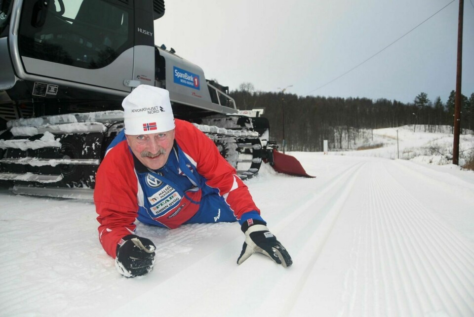 PERFEKT: Løypesjef Ynge Sivertsen ved Bardufoss skisenter er svært fornøyd med å kunne tilby forhold som dette til skiløperne allerede i slutten av oktober måned. Foto: Torbjørn Kosmo