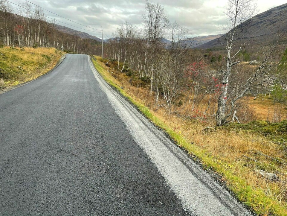 14 KILOMETER ASFALT: Altevannsveien har fått 14 kilometer med asfaltdekke. Foto: Privat