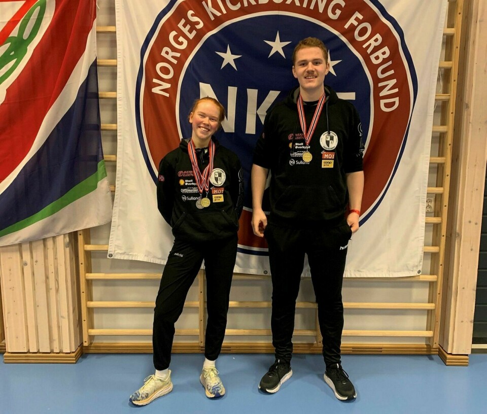 STERK DEBUT: Elise Berg og Audun Frihetsli gjorde begge en sterk figur under sesongens første norgescup som ble arrangert i Bergen sist helg. Foto: Øverbygd kickboxingklubb