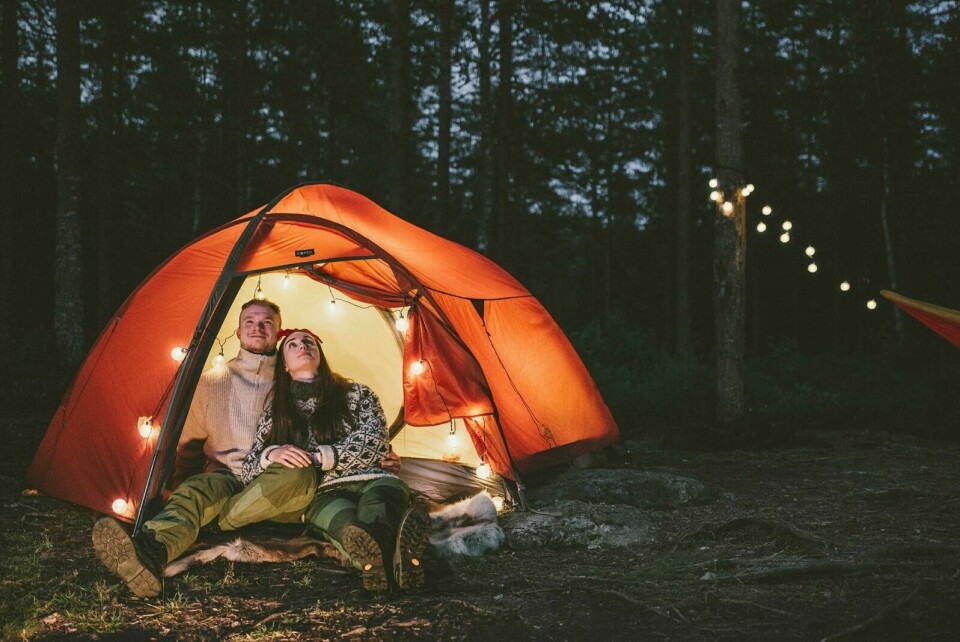 TELTMAGI: Det å tilbringe natten i et telt kan gi store opplevelser uten at man trenger å reise langt. Foto: Norsk Friluftsliv