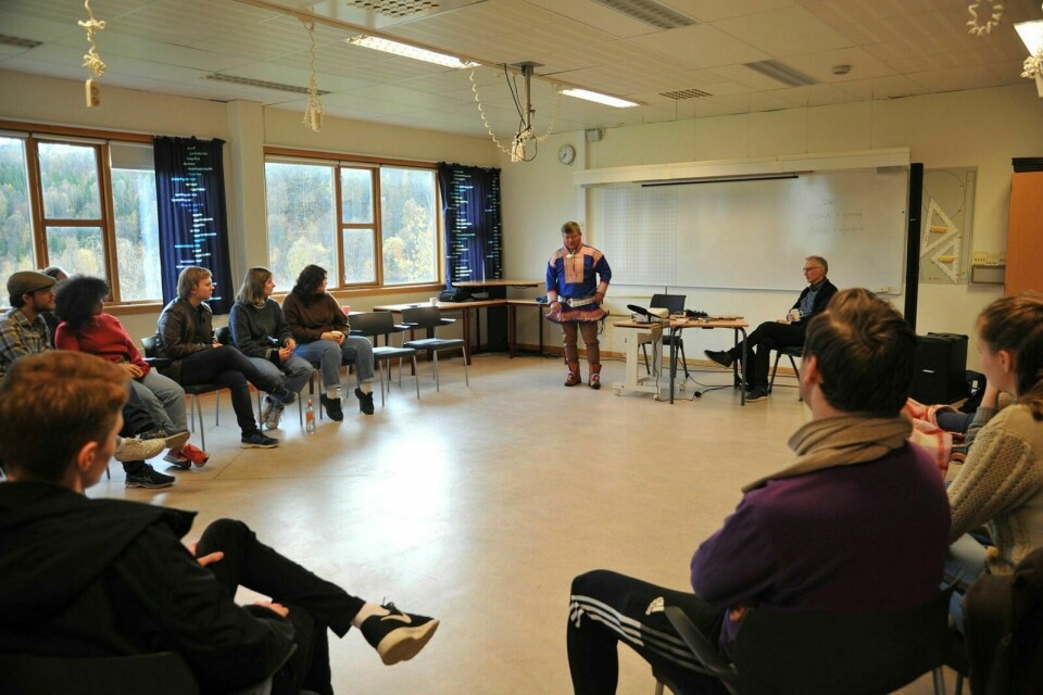 FØRST UT: 17 Musikkonservatoriet-studenter var denne uka de første som tok i bruk Høgtun kulturklynge som klasserom. Foto: Kari Anne Skoglund
