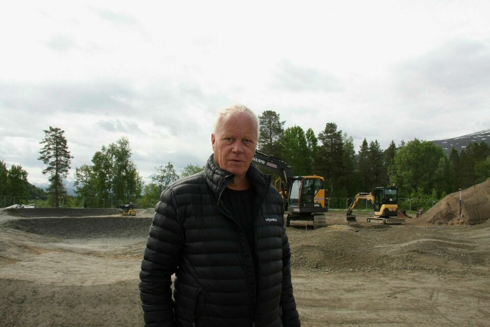 GLEDER SEG TIL ÅPNING: Prosjektleder Bjarne Olsen ser fram til at pumptrack-banen på Olsborg blir fylt med aktivitet. Foto: Kristine Aarhaug