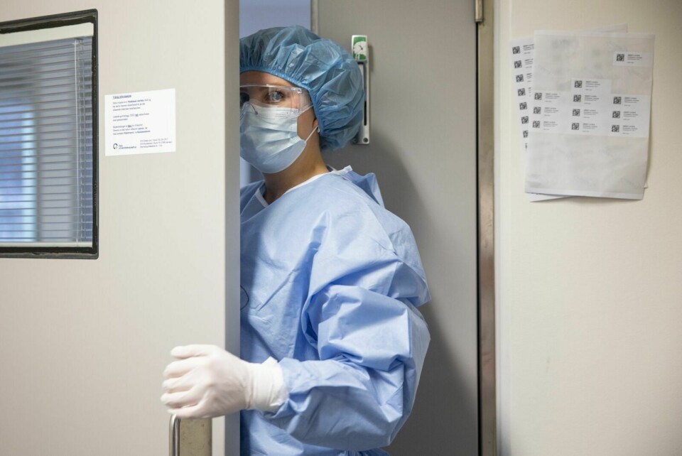 Sykepleier Sigrid Seim på vei inn for å behandle Covid-19-pasienter på isolatsenteret på Ullevål sykehus. Illustrasjonsfoto: Jil Yngland / NTB
