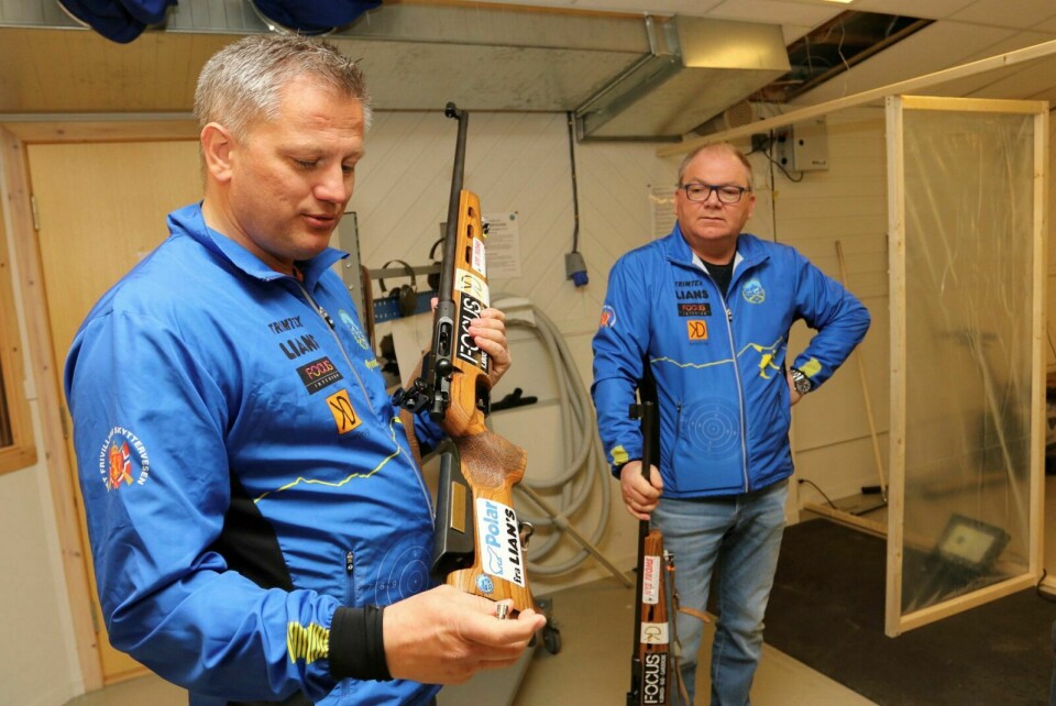 LEDER: Leder Øyvind Løkstad og Klaus-Arne Olsen i Målselv skytterlag. Foto: Ivar Løvland