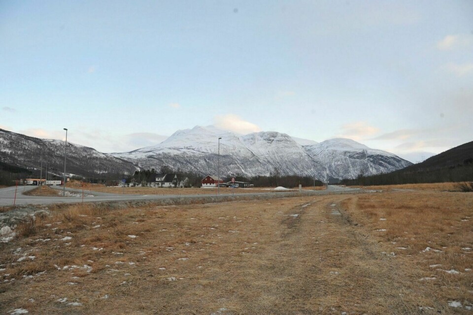 KUN DRIVSTOFF: Det er her til høyre på bildet at det søkes Balsfjord kommune om å etablere drivstoffanlegg. Foto: Leif A. Stensland (arkiv)