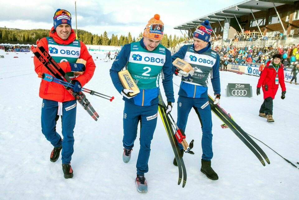 IKKE NM-KONKURRANSER: Erik Valnes (i midten), Pål Golberg (t.v.) og Johannes Høsflot Klæbo får ikke noe NM del 2 å konkurrere i på tampen av sesongen. Foto: Terje Pedersen, NTB Scanpix