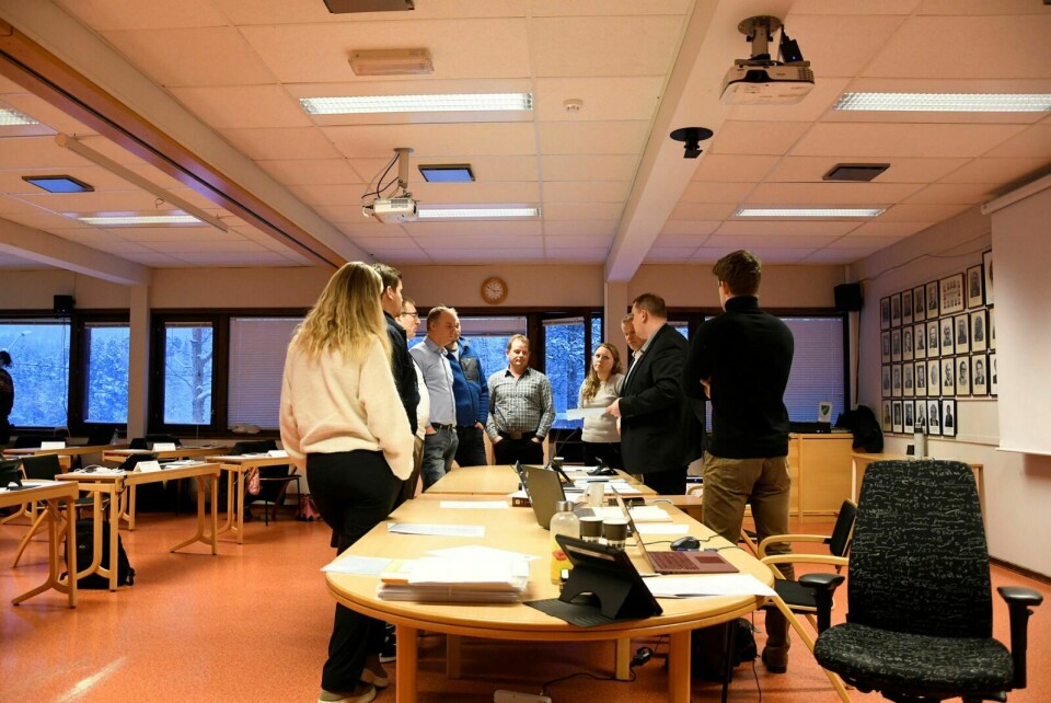 GRUPPEMØTE: Både Senterpartiet og Høyre deltok i gruppemøtet hvor de til slutt kom fram til å gå for Arild Braathen (Ap) sitt forslag. Foto: Torbjørn Kosmo