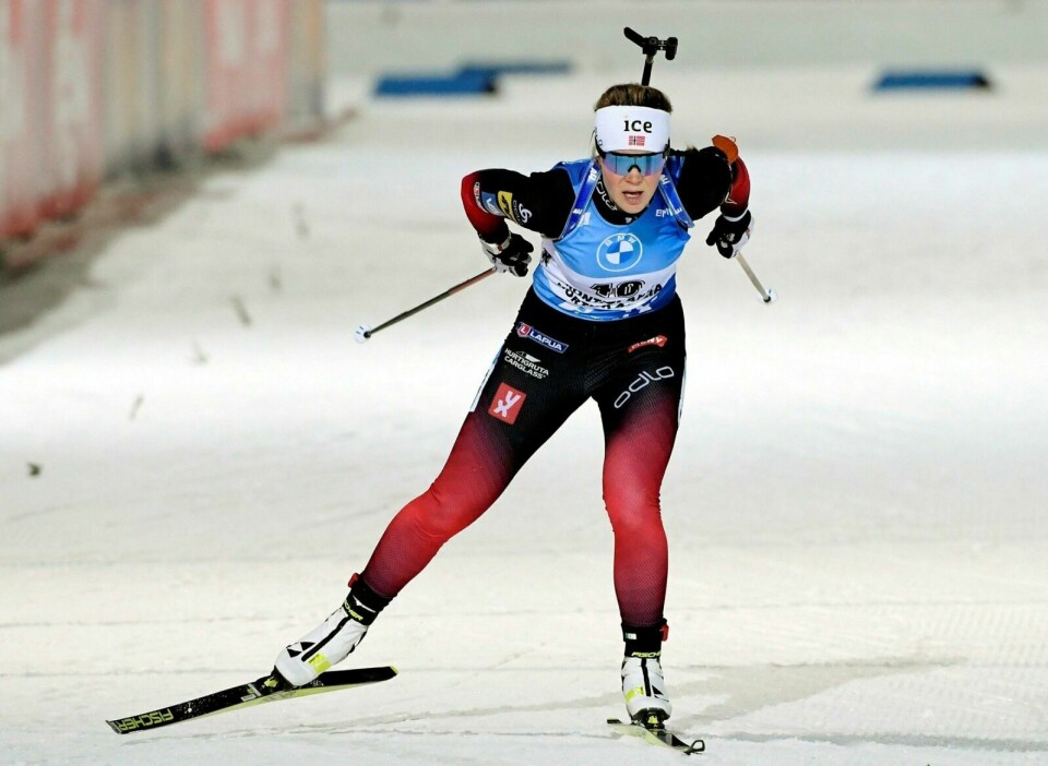 MOT MÅL: Karoline Offigstad Knotten under vinterens konkurranse i Kontiolahti. Foto: Markku Ulander via Lehtikuva AP