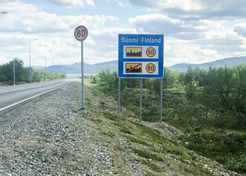 STENGT FOR NORDMENN: Grensen mellom Norge og Finland ved Kilpisjärvi, et populært sted for grensehandel. Foto: Andre Lorentsen / NTB