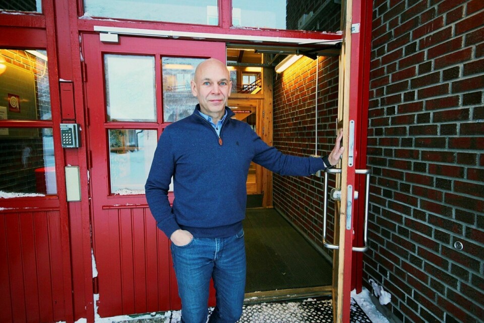 RØDT: Rektor Tore Arnesen håper Nordkjosbotn videregående skole kan gå bort fra rødt nivå når de to neste ukene har gått. Foto: Ivar Løvland (arkiv)