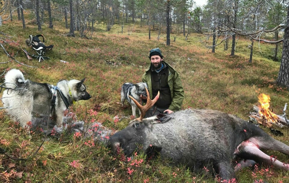 FRIGIR JAKTMULIGHETER: Utmarkskonsulent hos Statskog i Troms, Lars Frihetsli, gjør oppmerksom på at er du som jeger blitt tildelt å gå på statsvald, kan du ikke delta på tilsvarende jakt andre steder under kontraktsperioden. Foto: Privat