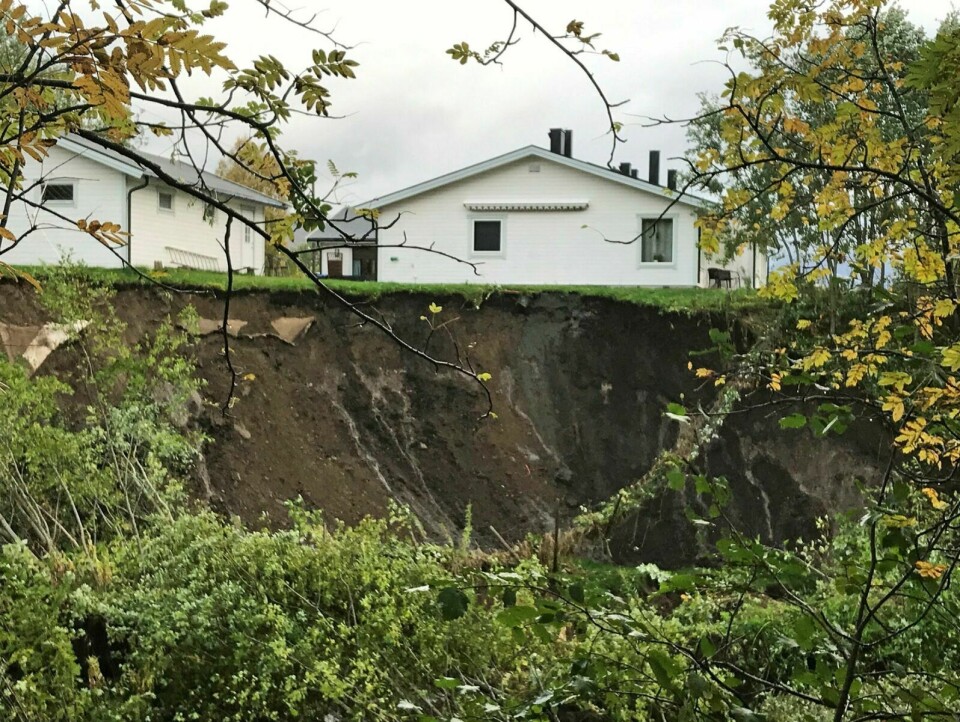 RAS: Det var 22. september at et jordskred på 4-5000 kubikk førte til evakuering av flere titalls mennesker på Storsteinnes. Nå skal det sjekkes at det ikke kan skje igjen. Arkivfoto