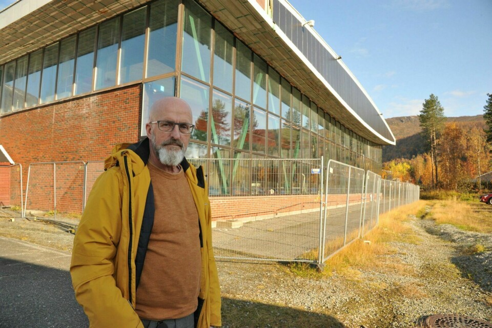 FORNØYD: Frank Strømseth er veldig fornøyd med at renoveringen av svømmehallen snart er i gang.
