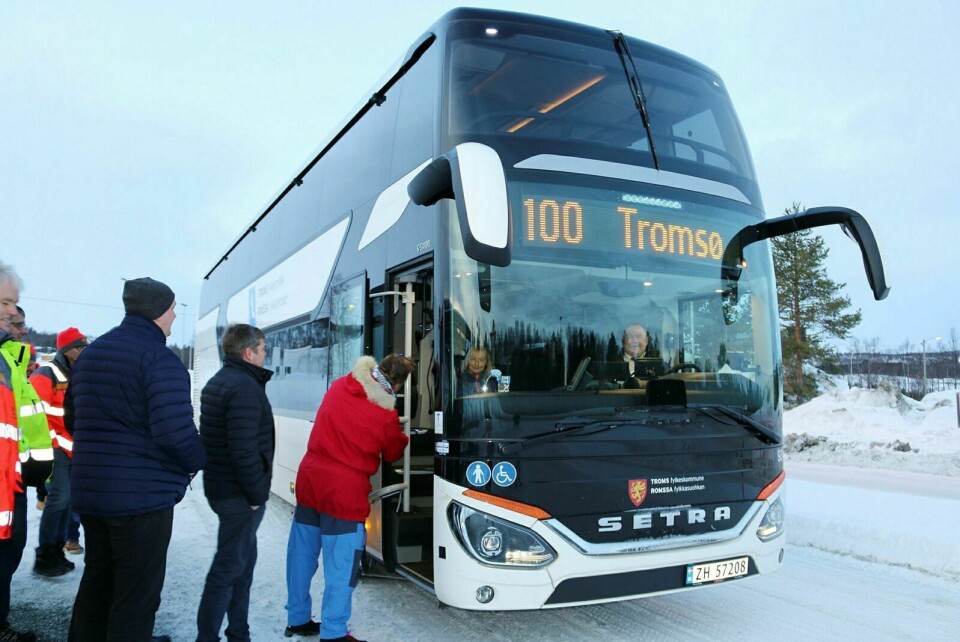 70 PROSENT KAPASITET: Rute 100, som går tur/retur Tromsø–Narvik, er blant regionalrutene som nå vil kjøre med 70 prosent kapasitet. Foto: Fredrikke Fjellberg Moldenæs (arkiv)