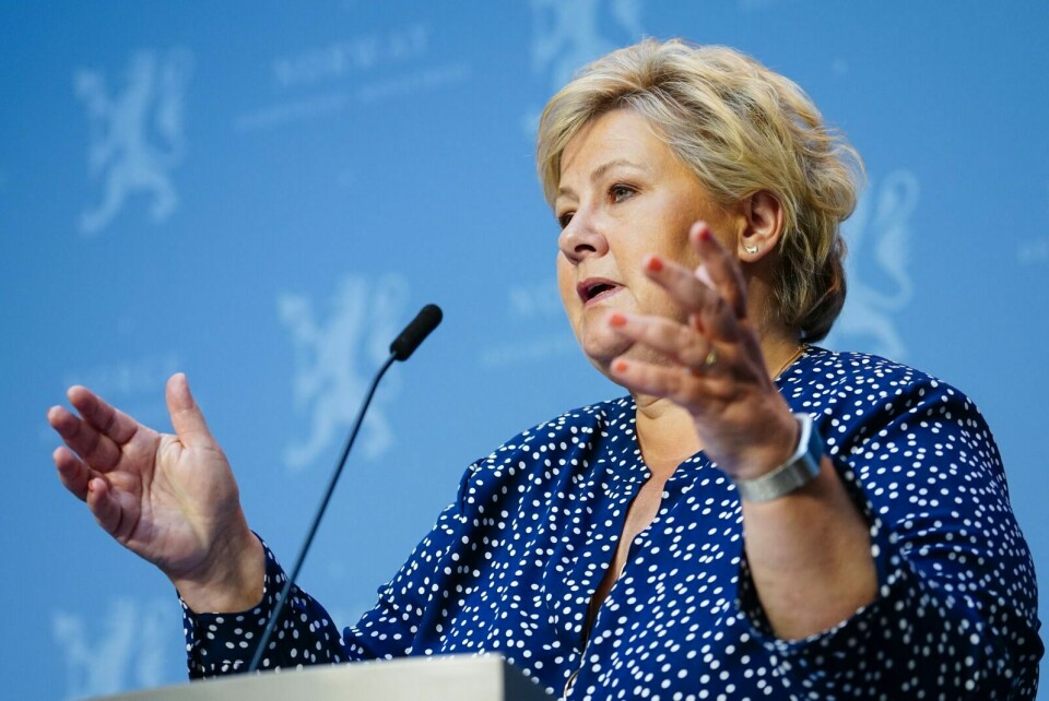 NYE RÅD: Statsminister Erna Solberg (H) holder pressekonferanse om koronasituasjonen i Marmorhallen i Oslo onsdag. Foto: Håkon Mosvold Larsen / NTB scanpix