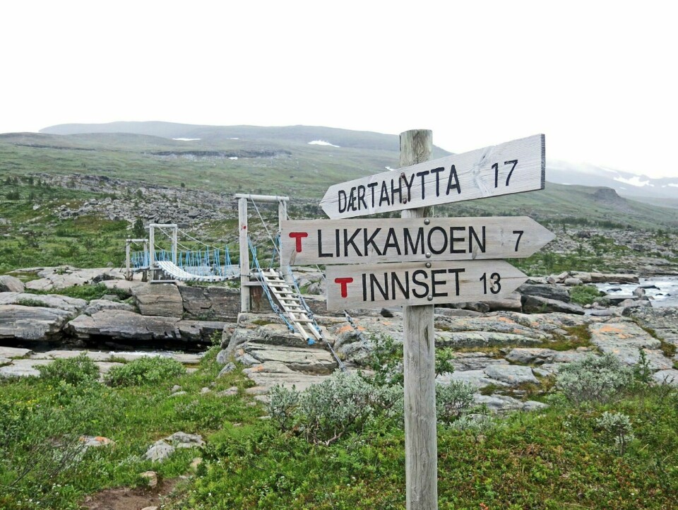 KLART FOR TUR: Dærtahytta og de andre hyttene til Troms Turlag kan igjen brukes av glade turgåere. Dog med reduserte sengeplasser for å redusere smitte. Foto: Iris Hallen (Arkiv)