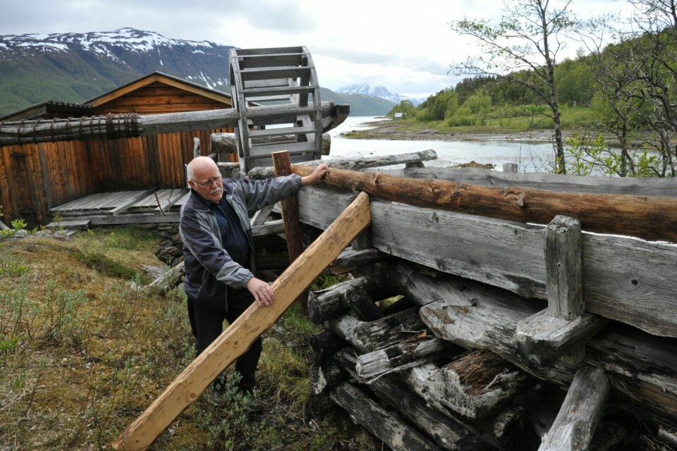 FORFALL: Bildet av kronikkforfatteren Arne Pedersen ved Aursfjordsaga er tatt for fem år siden. Foto: Leif A. Stensland (Arkiv)