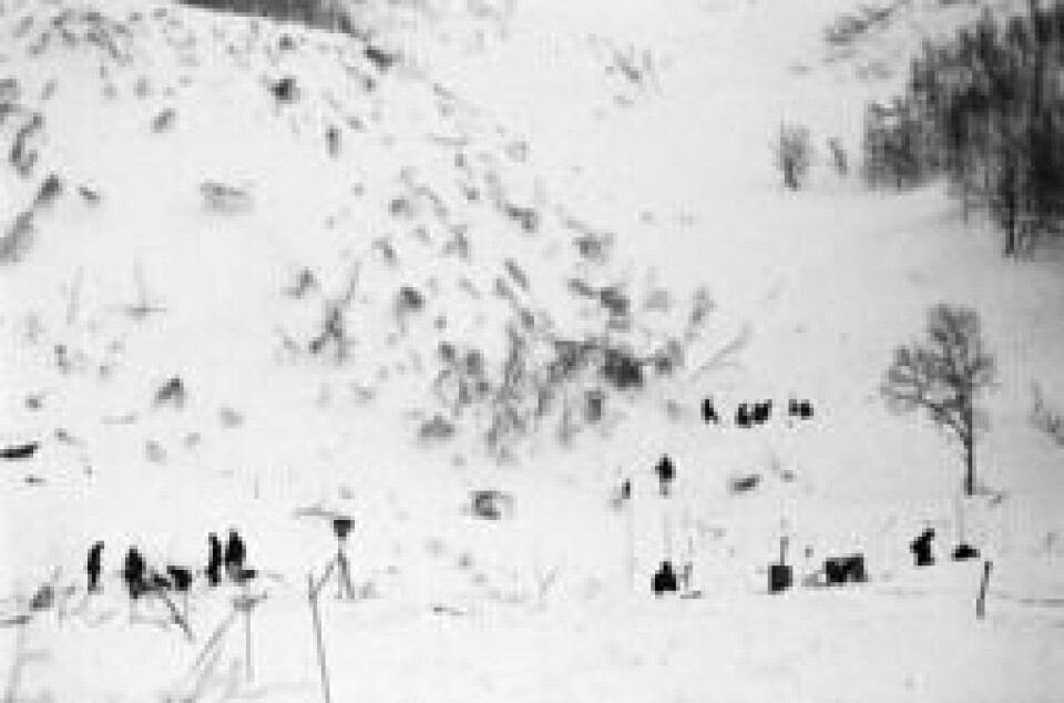 VASSDALULYKKEN: 16 soldater fra 2. tropp 2. tropp i ingeniørkompaniet i Brigade Nord mistet livet i raset i Vassdalen i 1986. Bildet viser hjelpemannskaper som leter etter savnede. Foto: Henrik Laurvik NTB / Scanpix
