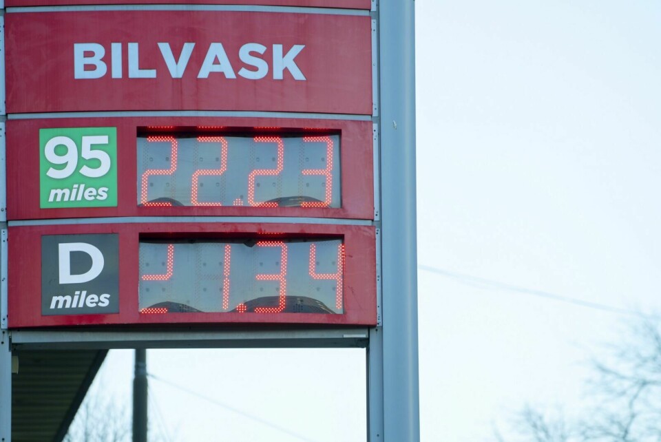 DIESELPRIS: På ett år har prisen på diesel økt med 49 prosent. Foto: Terje Pedersen / NTB