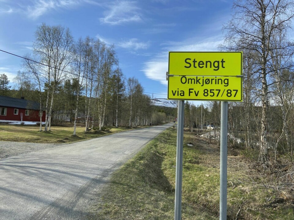 RASFARE:Faren for nye skred stenger fylkesvei 87. Foto: Kari Anne Skoglund