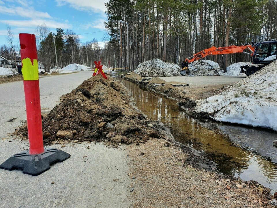 TILTAK: Slik så det ut mandag etter at kommunen lagde grøft for vannet fra myra ved Olsborgmoen. Foto: Morten Kasbergsen