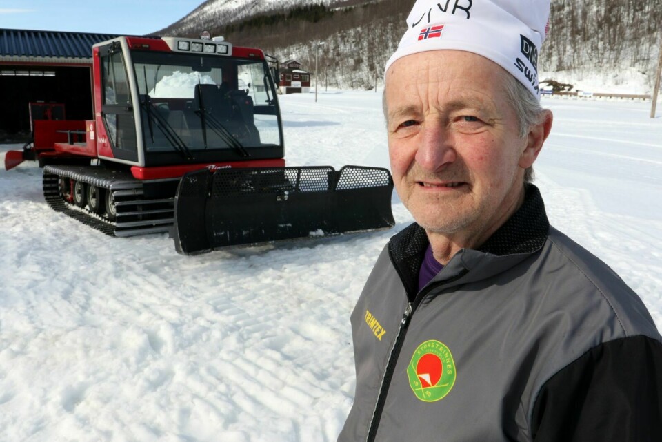 SATT SPOR ETTER SEG: Eivind Heim har kjørt skiløyper på Storsteinnes i 42 vintersesonger. Med det har han satt noen meter spor etter seg. Foto: Ivar Løvland