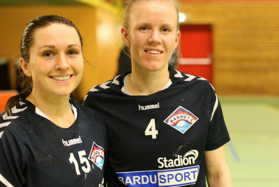 STERKE: Nicoline Olstad (t.v.) og Barbro Kroken var godt fornøyde etter lørdagens seier. Foto: Ivar Løvland
