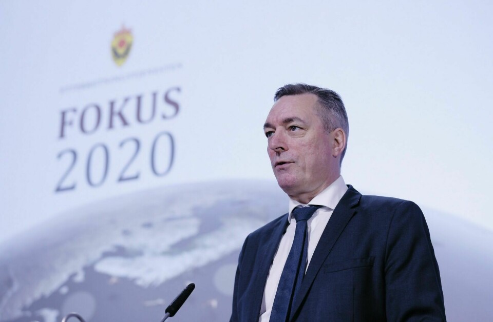 RAPPORT: Forsvarsminister Frank Bakke-Jensen under overleveringa av rapporten Fokus 2020. Foto: Torbjørn Kjosvold/Forsvaret