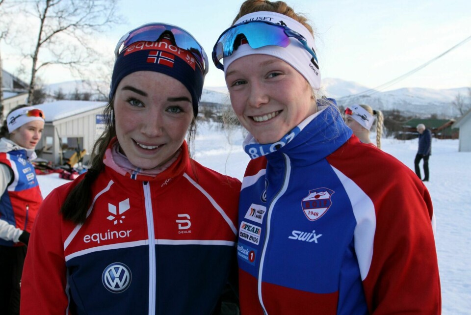 VINNERE: Ingrid Andrea Gulbrandsen (t.v.) og Juni Magdele Overvik vant KM-gull i hver sin klasse søndag. Foto: Ivar Løvland
