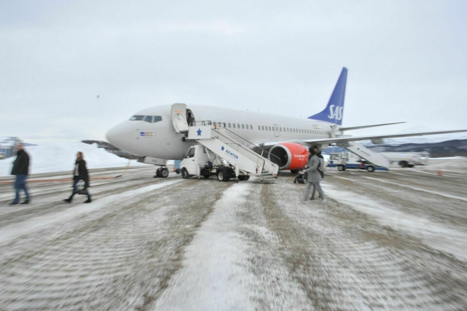 FÆRRE FLYVNINGER: Grunnet mindre etterspørsel kan vi forvente færre flyvninger til og fra Bardufoss. Foto: Kari Anne Skoglund (arkiv)