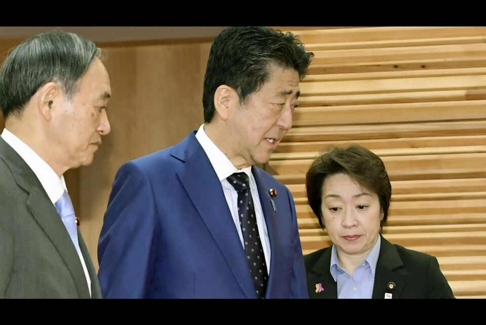 BA OM UTSETTELSE: Japans statsminister ba tirsdag om å få utsette Tokyo-OL til neste år. Foto: Yoshitaka Sugawara/Kyodo News via AP/NTB Scanpix
