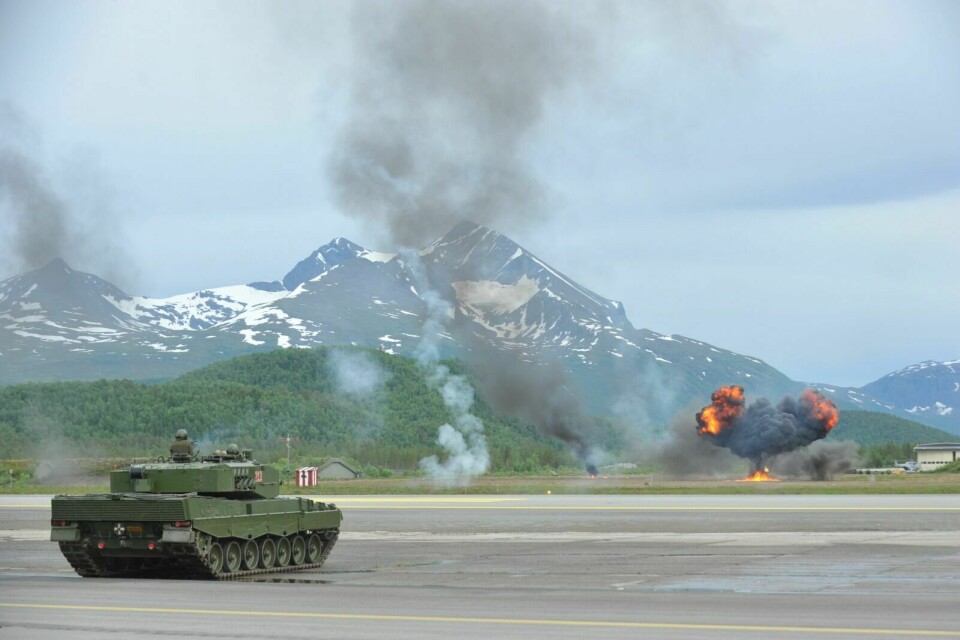 KAMPSAK: En framskyndelse av anskaffelsen av nye stridsvogner er en av kampsakene til Forsvarsforum Nord. Bildet ble tatt på flystevnet på Bardufoss i juni 2013. Foto: Morten Kasbergsen (arkiv)