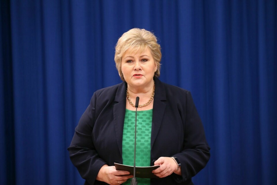 NY LOV: Statsminister Erna Solberg (H) la onsdag fram forslag til en ny lov som gir regjeringen utvidede fullmakter til å håndtere koronakrisen. Foto: Ørn E. Borgen / NTB scanpix