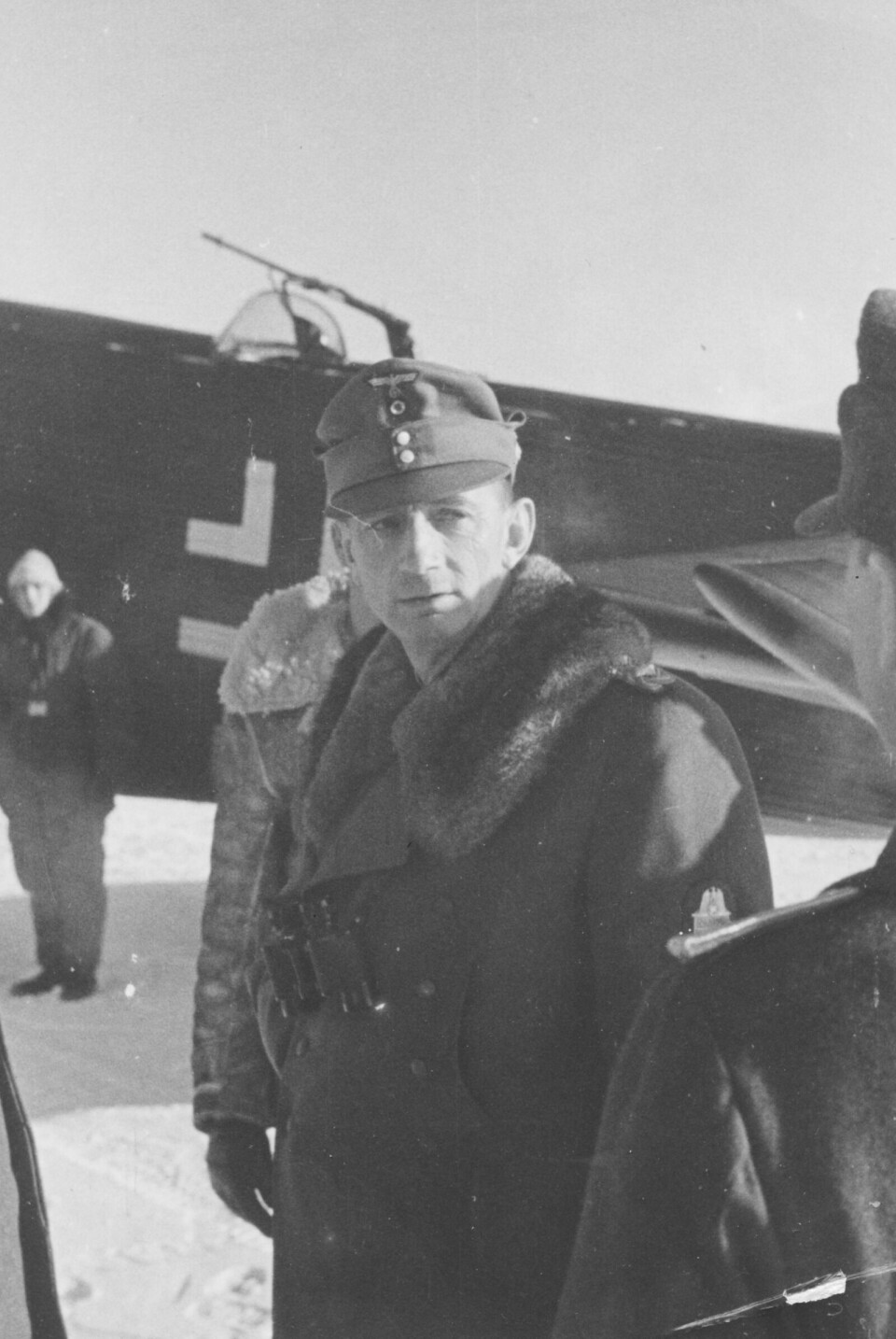 TRENGTE EN FLYBASE: General Eduard Dietl ivret etter å bruke fallskjermjegere for å erobre Hålogaland flygeavdelings base på Bardufoss i april 1940. Foto: Morten Kasbergsens samling