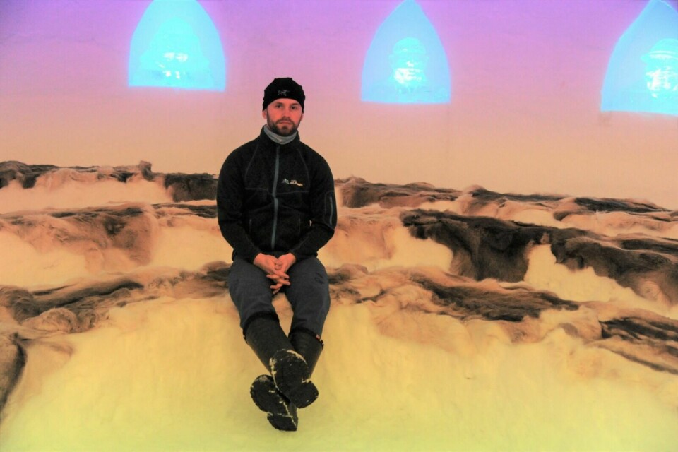 STORE DRØMMER: Gründer Eirik Tannvik drømmer stort, og ønsker nå å etablere et klimavennlig vinterturisme-paradis i Rostadalen. Her i ishotellet som han de siste årene har drevet i Tamokdalen. ARKIVFOTO Foto: Maiken Kiil Kristiansen