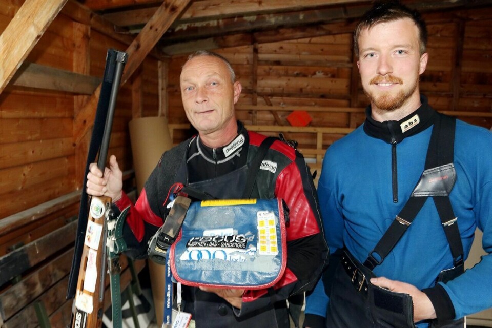 VINNERE: Tor Erik Fossli (t.v.) og Einar Brandskognes vant lagskytinga for seniorer. Foto: Ivar Løvland