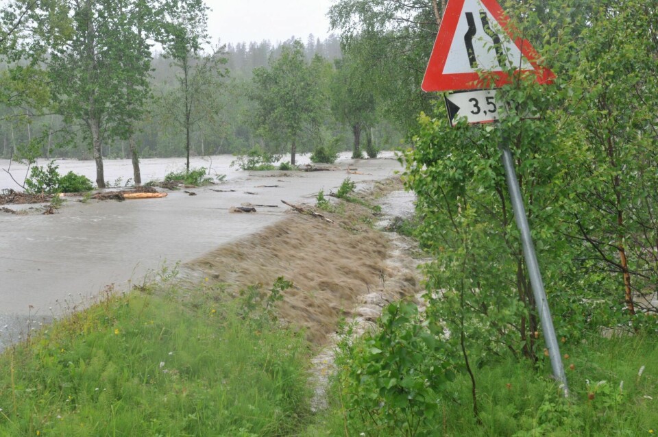 FLOMSKADER: Flommen i 2012 gjorde store skader på veier og dyrka mark. (Arkivfoto: Terje Tverås)